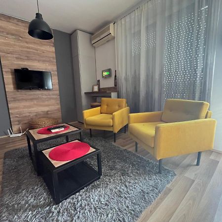 Appartement Bubinga à Kruševac Extérieur photo