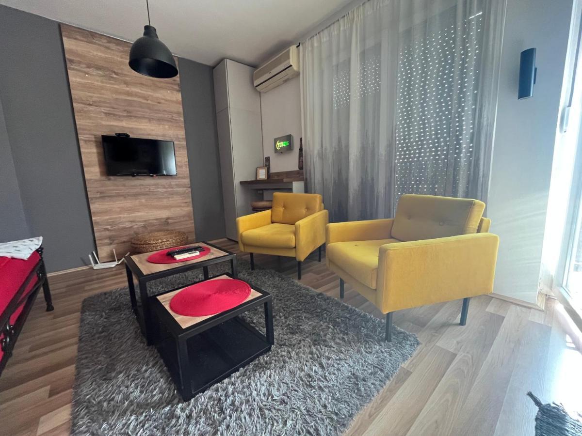 Appartement Bubinga à Kruševac Extérieur photo